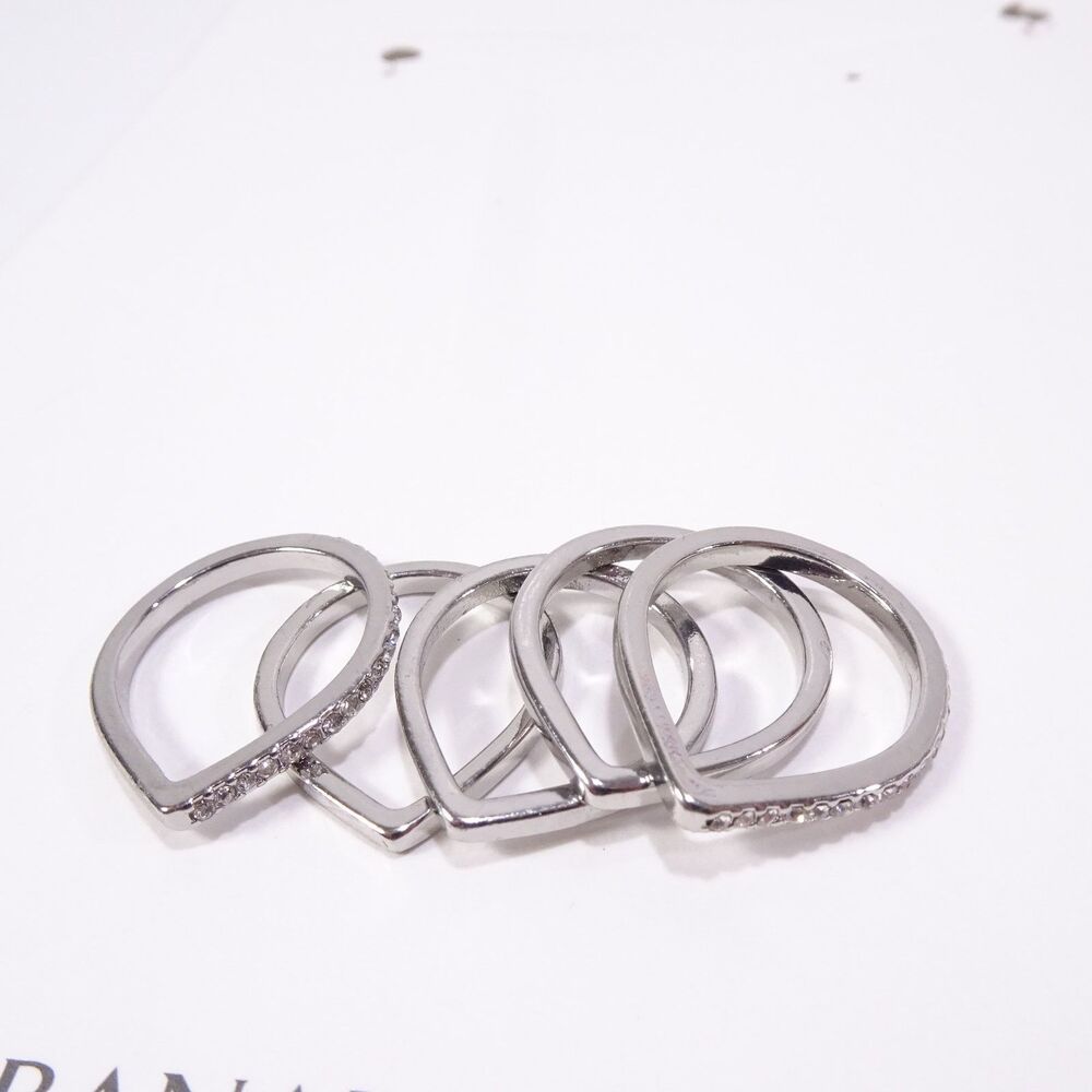 Banana Republic Women's Silver Crystal Pave V Stackable Ring Sz 6 NWT 45 - Picture 9 of 13